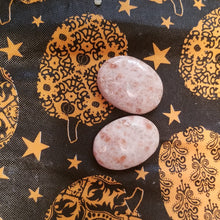 Load image into Gallery viewer, Worrystones