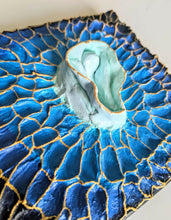 Load image into Gallery viewer, Pussy Waves close up