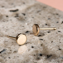 Load image into Gallery viewer, Circle Studs in Yellow Gold - Malleable Jewellers