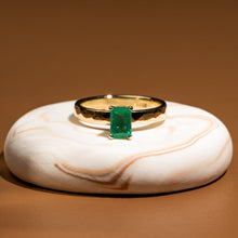 Load image into Gallery viewer, Emerald Solitaire in Yellow Gold - Malleable Jewellers