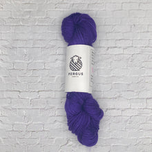 Load image into Gallery viewer, Floral Knights Mitts x Fergus Yarn Knitting Kit