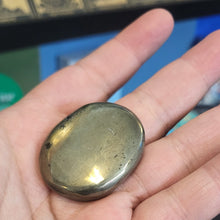 Load image into Gallery viewer, Worrystones