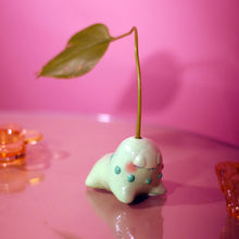 Load image into Gallery viewer, Chikorita Leaf Holder