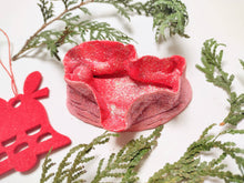 Load image into Gallery viewer, Vulva Ornament - Pink