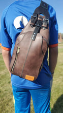 Load image into Gallery viewer, Leather sling bag