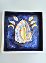 Load image into Gallery viewer, Moon Pie