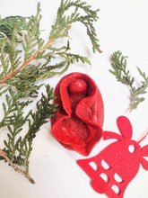 Load image into Gallery viewer, Vulva Ornament - Red