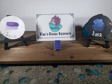 Load image into Gallery viewer, Purple Blue Colorshift handmade watercolor paint 3ml full pan