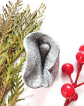 Load image into Gallery viewer, Vulva Ornament - Silver