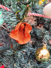 Load image into Gallery viewer, Vulva Ornament- Bronze