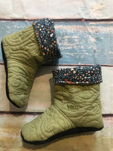 Load image into Gallery viewer, Quilted faerie boots, size 12