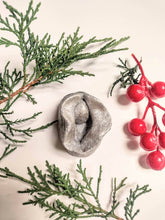 Load image into Gallery viewer, Vulva Ornament - Silver