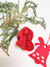 Load image into Gallery viewer, Vulva Ornament - Red