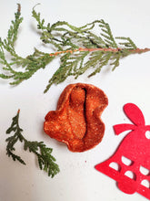 Load image into Gallery viewer, Vulva Ornament- Bronze