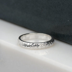 Cross - Hatched Ring in White Gold - Malleable Jewellers