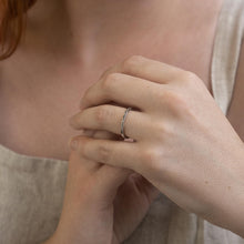 Load image into Gallery viewer, Twist Ring in White Gold - Malleable Jewellers
