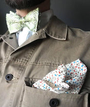 Load image into Gallery viewer, Shiny Mint Green Graphic Bow Tie with Speckled Pocket Square
