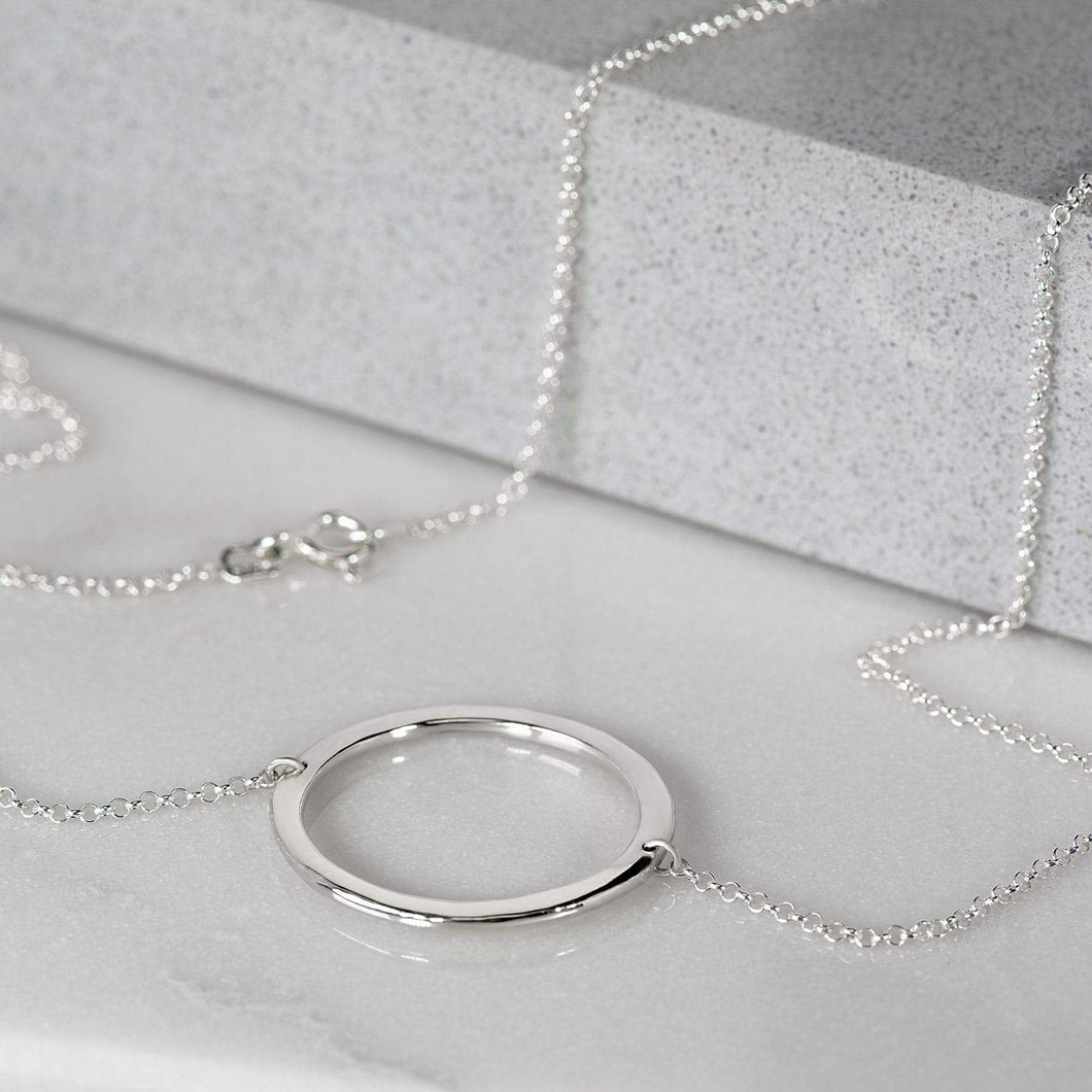 Circular Polished Necklace In White Gold