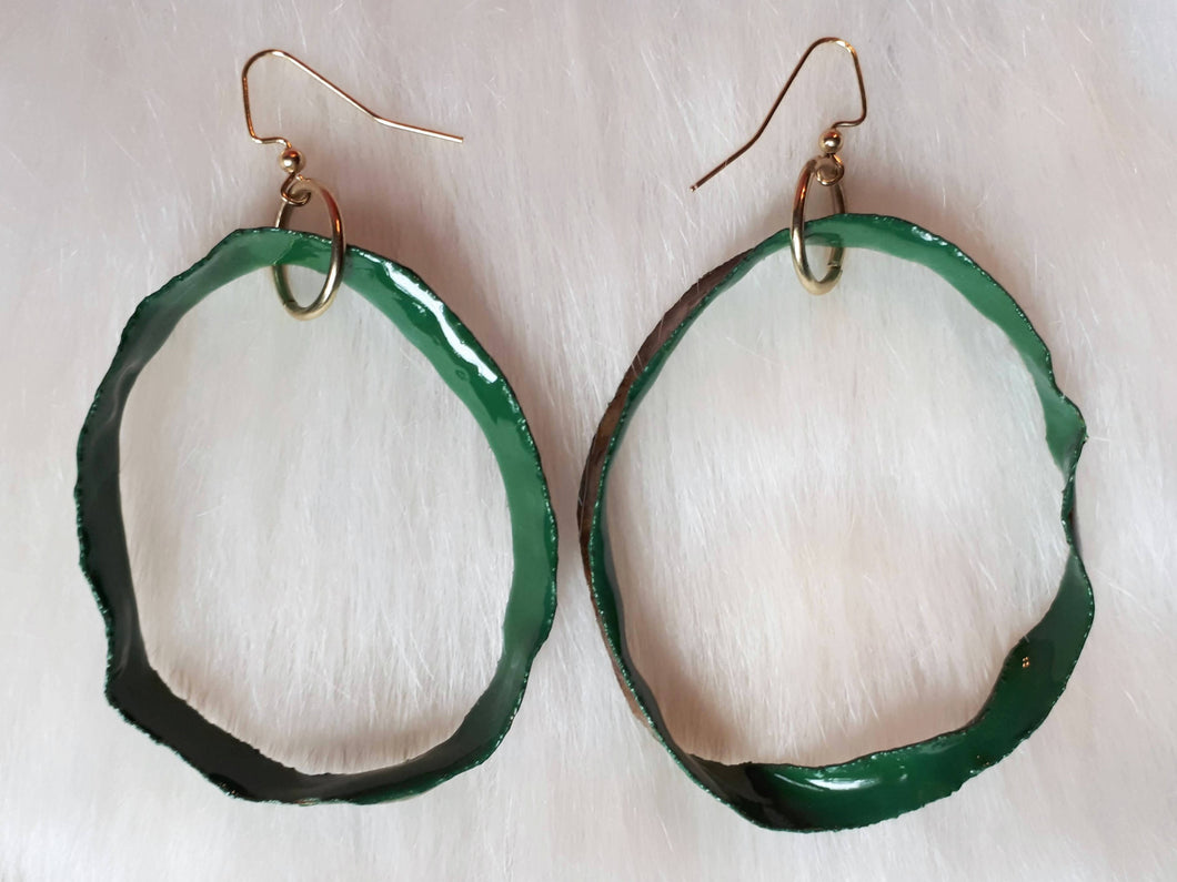 Avocado skin earrings painted green/natural