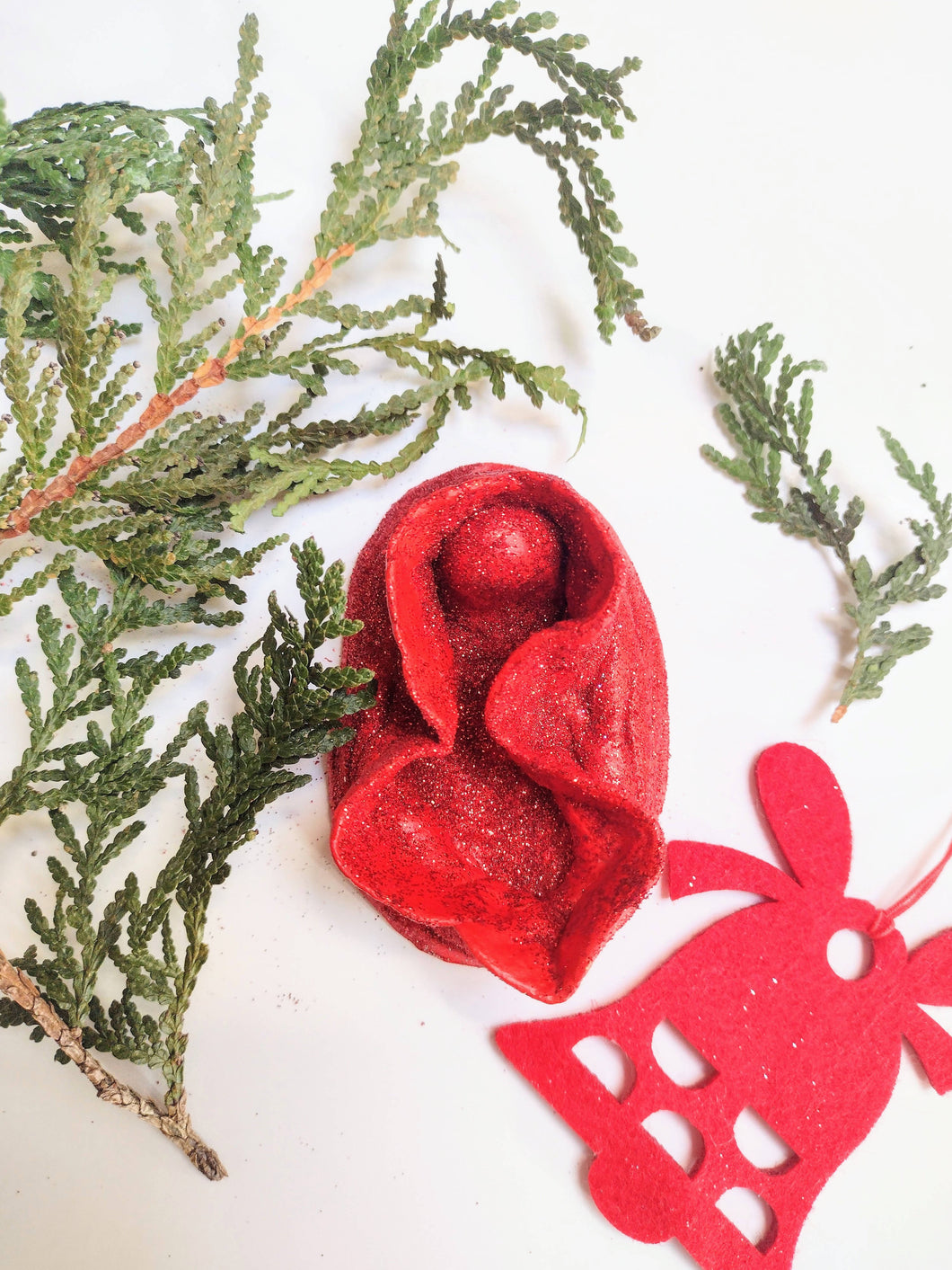 Vulva Ornament - Red