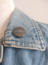 Load image into Gallery viewer, small black and white pronoun pin— nope
