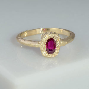 Recycled Pink Sapphire Kimberlite Solitaire in Yellow Gold