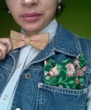 Load image into Gallery viewer, Pink Green Jacquard Bow Tie with Floral Pocket Square
