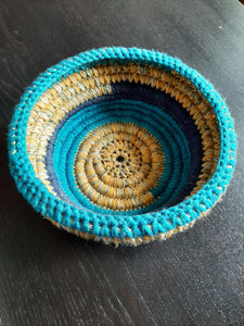 Crochet basket blues varied yellow