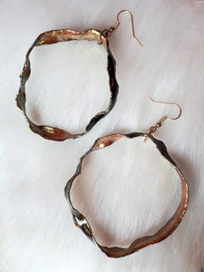 Avocado skin earrings painted gold/dark copper