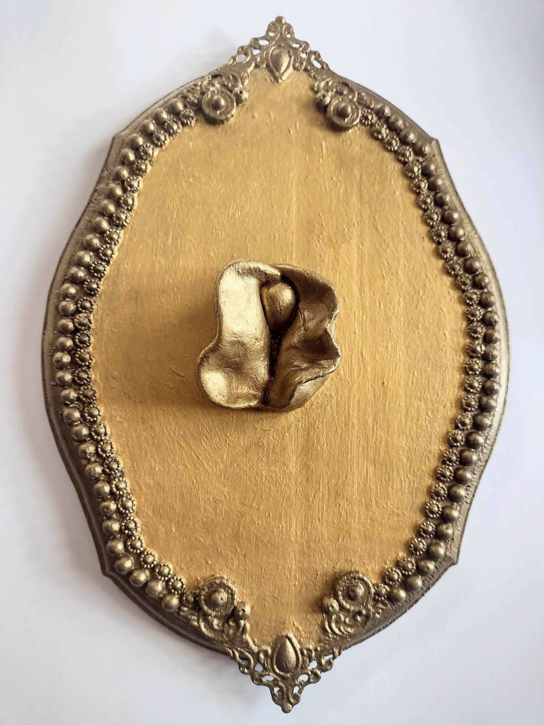Victorian Vulvas: Vintage Gold