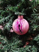Load image into Gallery viewer, Vulva Handpainted Christmas Ornament!
