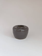 Load image into Gallery viewer, Grey Ceramic Pot
