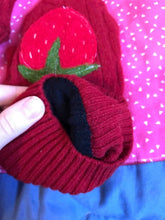 Load image into Gallery viewer, lambs wool and cashmere lined strawberry mittens
